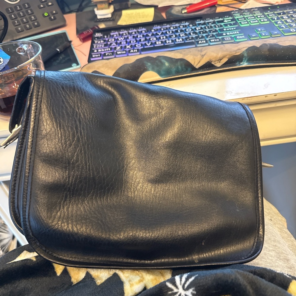 Vintage Coach Black Leather Shoulder Bag
